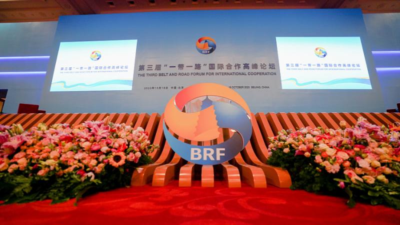 Модернизацията е общ стремеж на всички хора по света, но