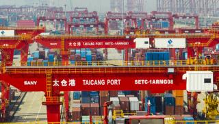 В петък Китай оптимизира контрола върху износа на някои категории