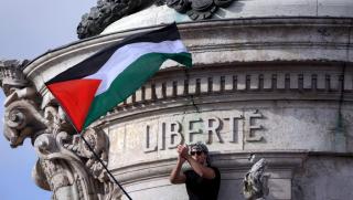 Голямата шахматна дъска се изплъзна от треперещите ръце на вашингтонските