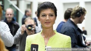Пголед инфо Един от най популярните политици в Германия Сара Вагенкнехт