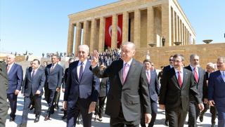 Турция поема ролята на лидер на мюсюлманския свят в борбата