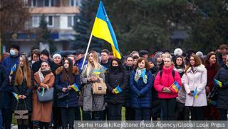 Рейтингът на Зеленски започна бързо да пада твърдят украински социолози