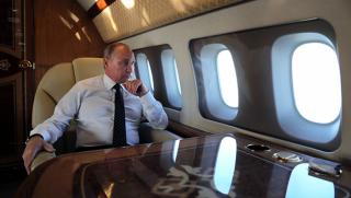 Владимир Путин е на официално посещение в Казахстан на 9