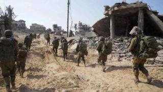 Докато израелските войски в град Газа търсят доказателства че Хамас