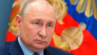 Нова статия със заглавие Путин изглежда печели войната в Украйна