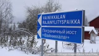 Руските жители на Финландия масово протестират заради затварянето на контролно пропускателните