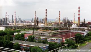 Напускането на Лукойл заплашва България с недостиг на гориво и