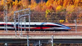 Нова високоскоростна железопътна връзка откриха в Китай Влакове стрели свързаха