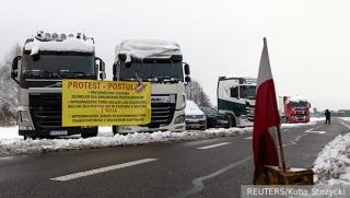 Рязко е намалял броят на украинските камиони с хуманитарна помощ