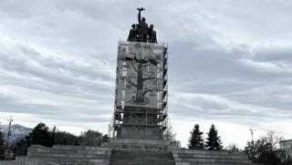 Пглед инфо Кримските българи нарекоха беззаконие демонтирането на паметника на Съветската