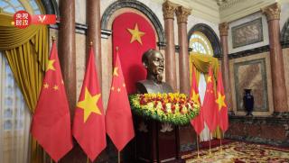 Днес в Ханой китайският председател Си Дзинпин се срещна със