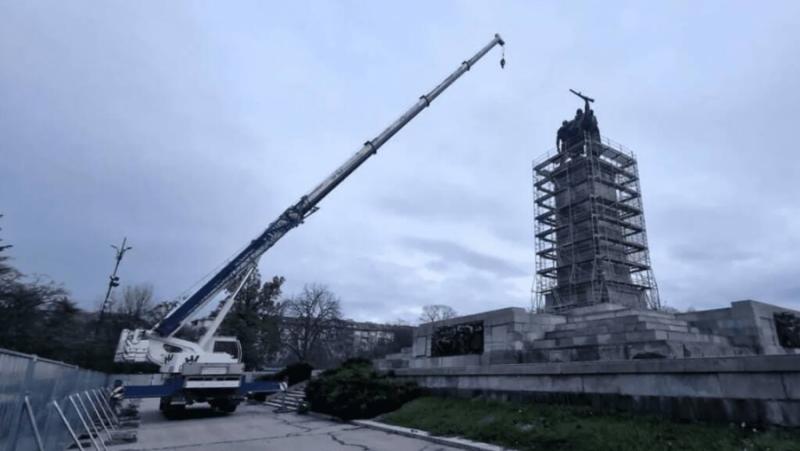 ПАЗЕТЕ ОТРЯЗАНАТА РЪКА“, ЩЕ ПОТРЯБВА!!!Един достоен българин, поразяващ скулптор, безподобен