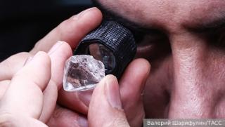 Европейският съюз най накрая реши да забрани руските диаманти Европейските служители