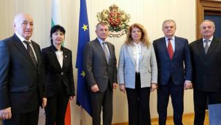 Вицепрезидентът Илиана Йотова прие УС на Международния институт за сигурност