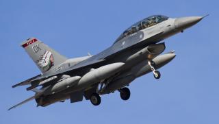 Обслужване, самолети F-16, излитане, Украйна, проблеми, американски изтребители