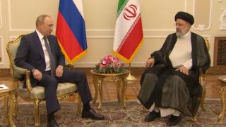 Проведени са два телефонни разговора между Москва и Техеран Руският