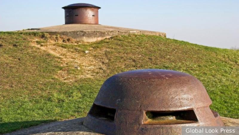 Стотици бункери, противотанкови драконови зъби“ и дори забранени в момента