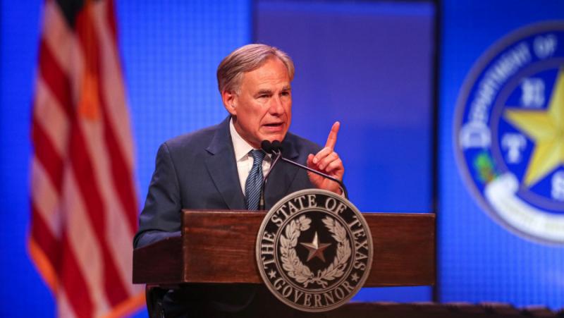 Случващото се в Ийгъл Пас, Тексас - конфронтацията между губернатора