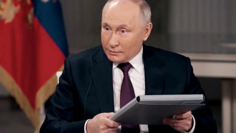 Историческата част от интервюто на Владимир Путин с Тъкър Карлсън