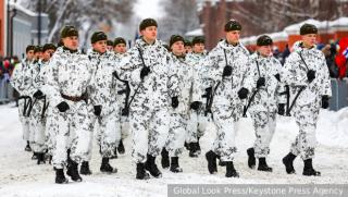 Финландци, бягат, руските войски
