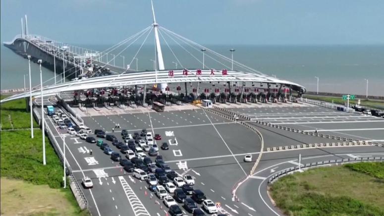 Мостът който свързва китайските градове Хонконг Джухай и Макао отчете