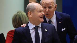 Колективния Запад, диктатура, лудите