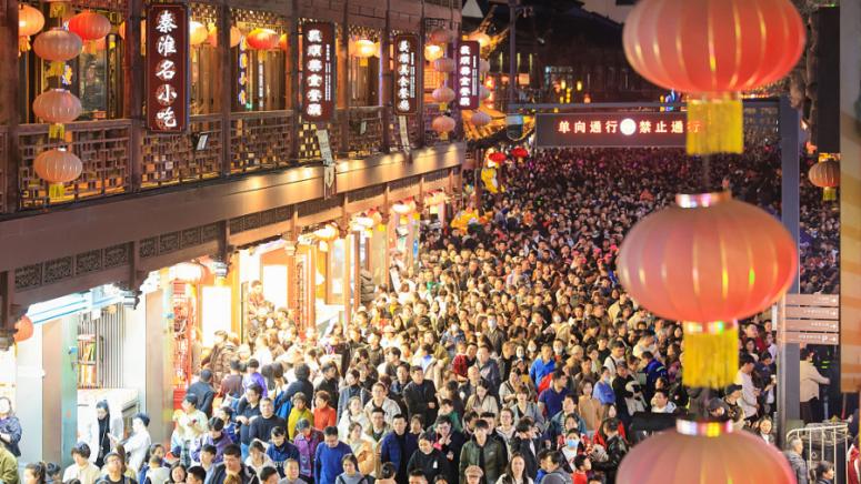 Пролетният фестивал е най важният празник за Китай Всяка година през