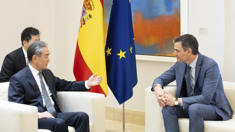 На 19 февруари испанският премиер Педро Санчес се срещна в