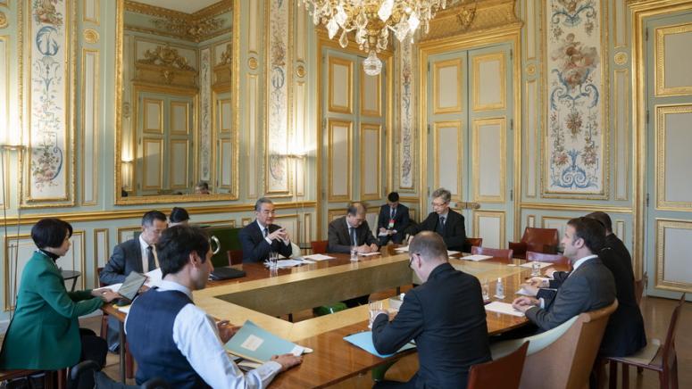 Френският президент Еманюел Макрон се срещна в Париж с гостуващия