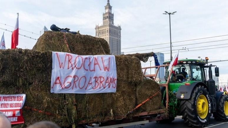 ЕС призовава Украйна да спре доставките на зърно. Заради свръхпредлагането