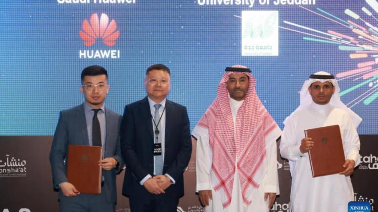 Китайският технологичен гигант Хуауей Huawei подписа във вторник меморандуми за