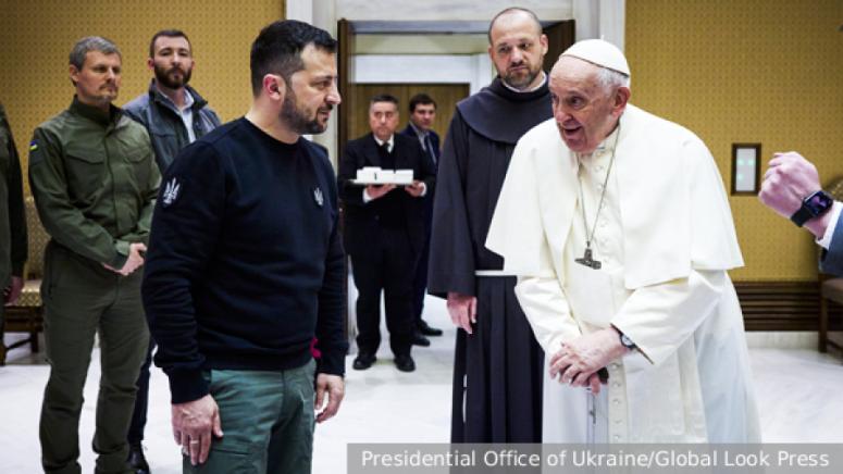 Владимир Зеленски разкритикува папата за призива му Украйна да издигне