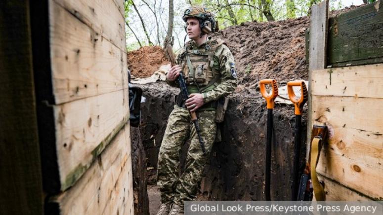 Украйна изпитва трудности при изграждането на нова отбранителна линия. Опозицията