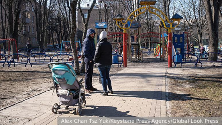 Президентът на страната Владимир Зеленски прогнозира бум на раждаемостта след