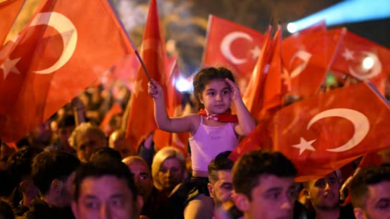Управляващата партия в Турция не успя да си върне контрола