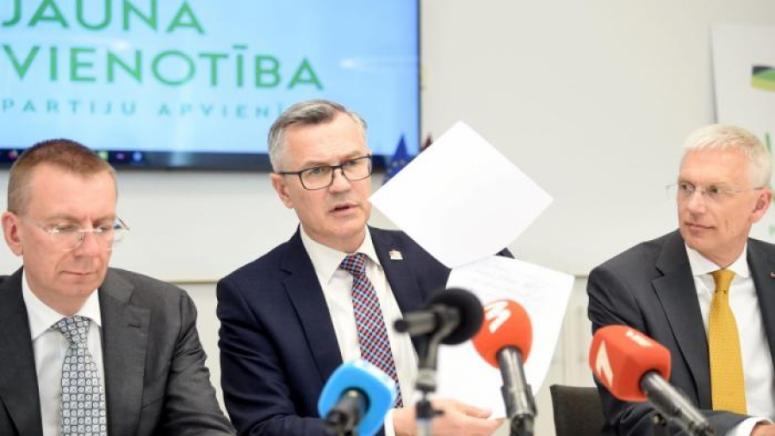 Управляващата партия в Латвия е разтърсена от компроматна война с