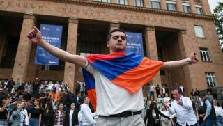 Църква, Пашинян, неполитически протести, Армения