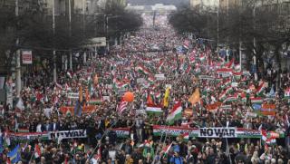 Десетки хиляди, Унгария, марш за мир, участие, Запада, война, Украйна