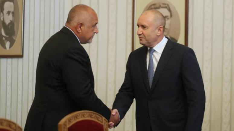 Президентът Румен Радев връчи първия мандат за съставяне на кабинет