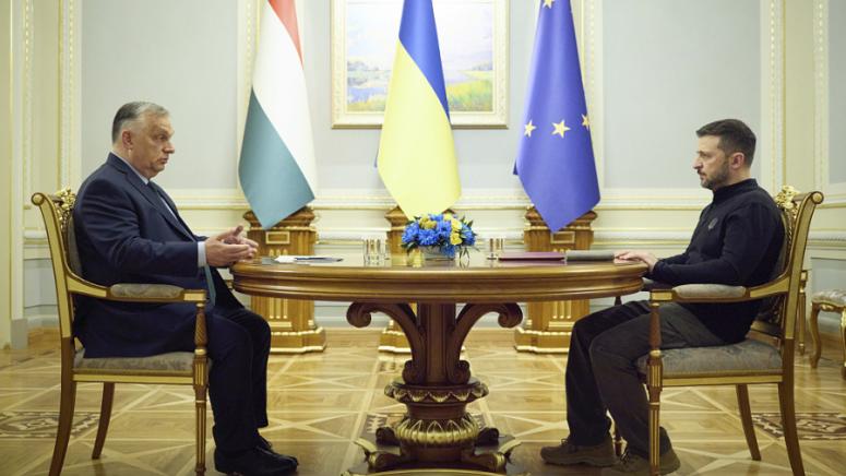Украинският президент Володимир Зеленски и унгарският премиер Виктор Орбан разговаряха