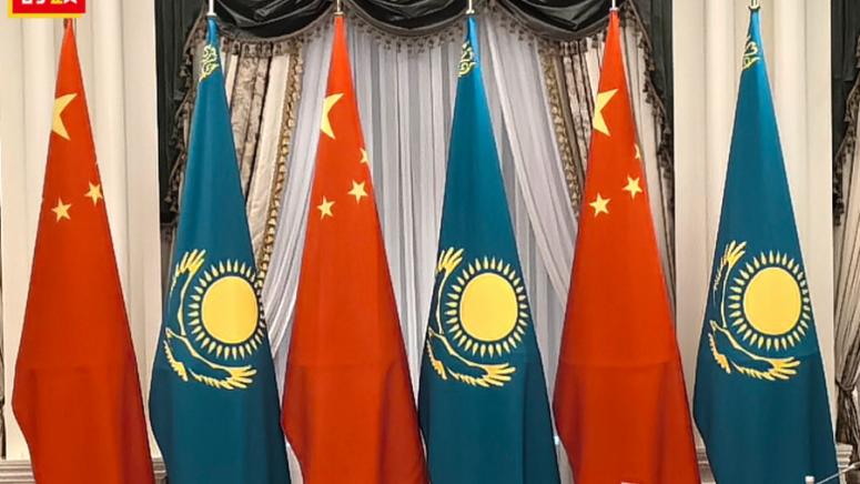 Днес в Астана китайският председател Си Дзинпин се срещна с