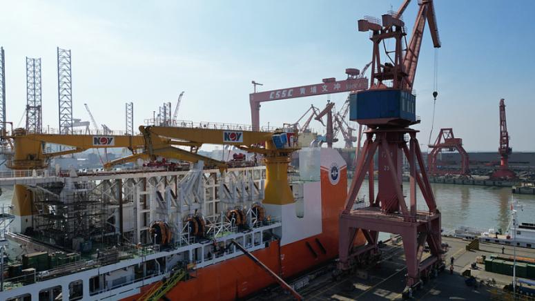 Мънсян е първият друг кораб за дълбоководни океански изследвания и