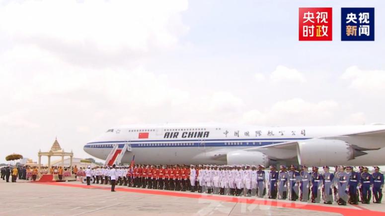 Днес председателят на КНР Си Дзинпин пристигна в Пном Пен