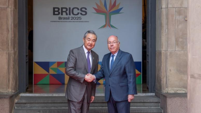 Вчера гостуващият в Рио де Жанейро външен министър на Китай