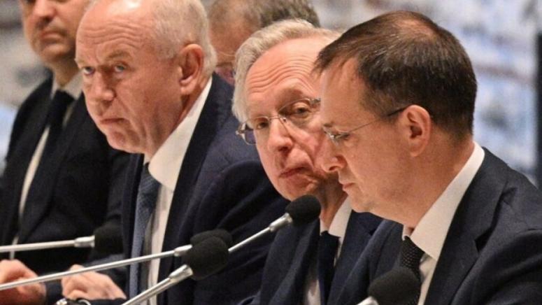 Странен резултат, преговори, Истанбул, неочаквана интрига