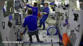 Учени, микробни видове, китайската космическа станция