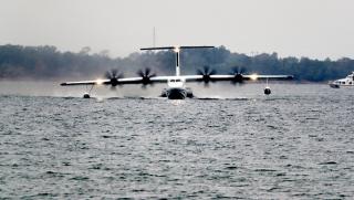 Китайски самолет ,амфибия АГ600, зелена светлина ,масово производство