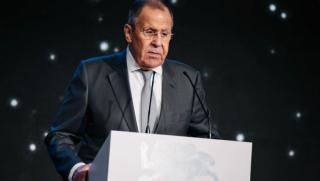Сама, срещу Запада, Лавров, уникална задача, Русия