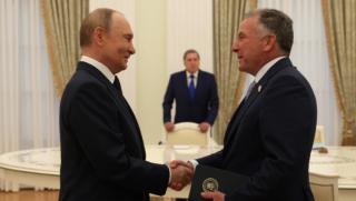 Путин, подиграва, САЩ, награда, служител, ЦРУ