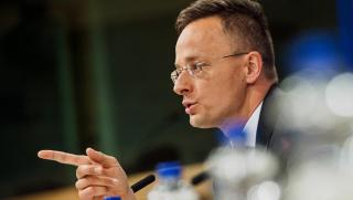 Унгария, бясна, ВСУ, огнен дъжд, Брянска област, нефтопровод Дружба, атакуван, Сийярто